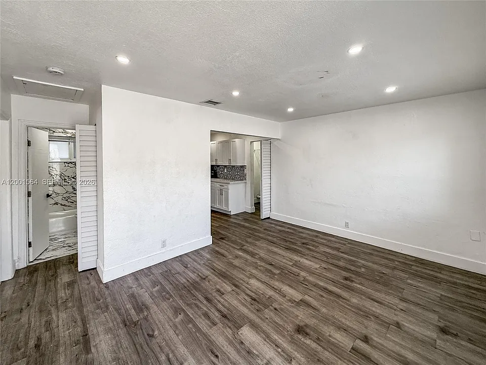 2620 NW 18th Ter #3