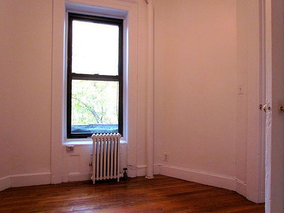 4th image of 128 W Houston St #3