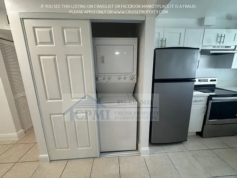Casa Linda Apartments-3300 S Dixie Hwy — Photo 12