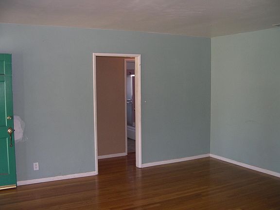 4th image of 5013 Briercrest Ave