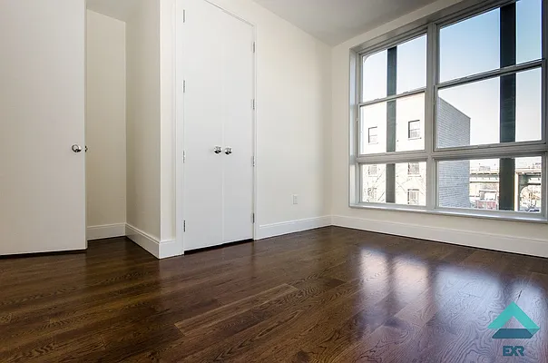 Rented by EXR | media 4