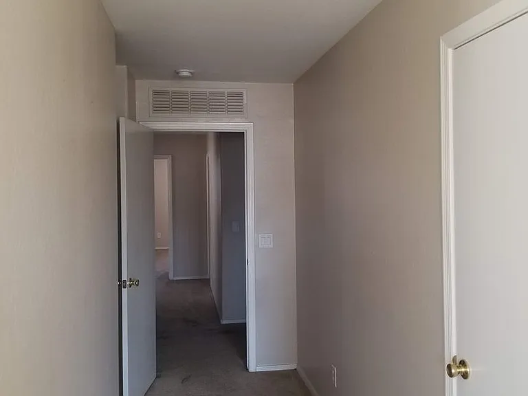 6616 W Adams St — Photo 13