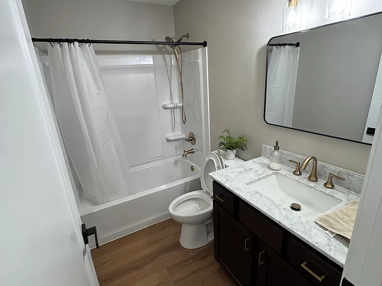 2324 Elm St — Photo 9