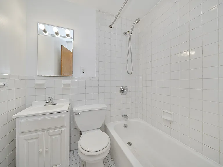 460 9th Ave #3 — Photo 17