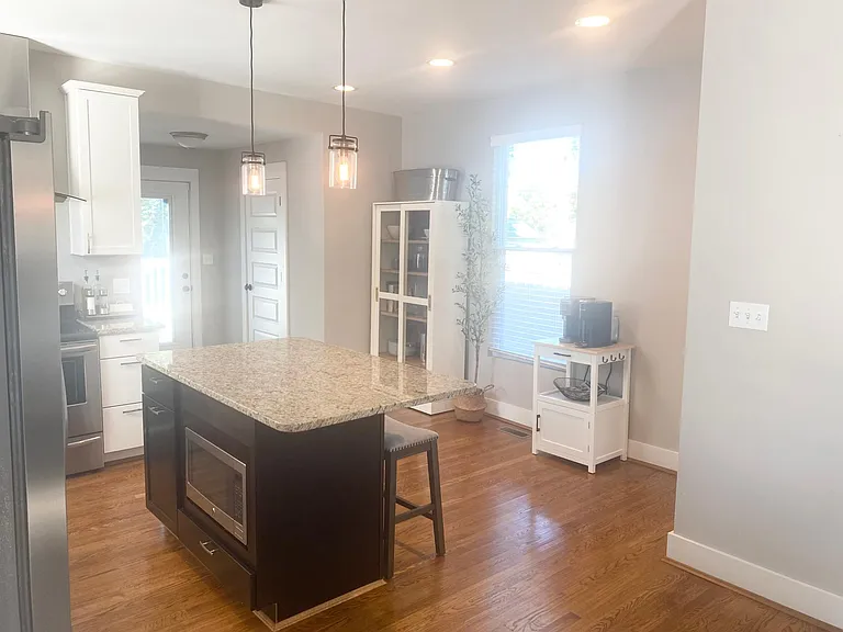 3805 Isabella Ave — Photo 9