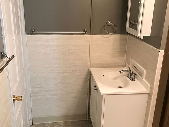 5th image of 436-438 W 18th St #436