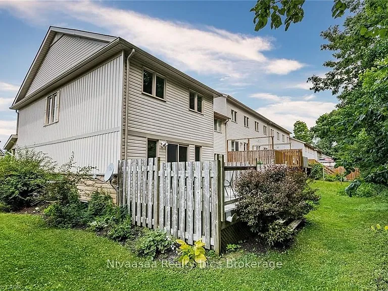 110 Activa Ave #D21 — Photo 34