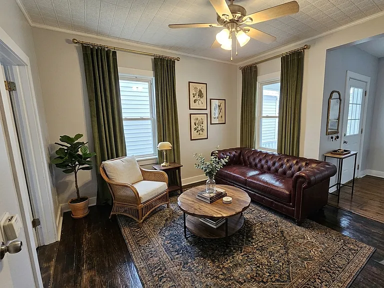 22 Clare St #4 — Photo 3
