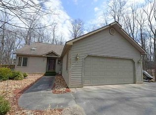 8433 Forest Ct, Traverse City, MI 49684