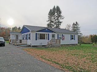 9 Nyes Corner Dr, Fairfield, ME 04937