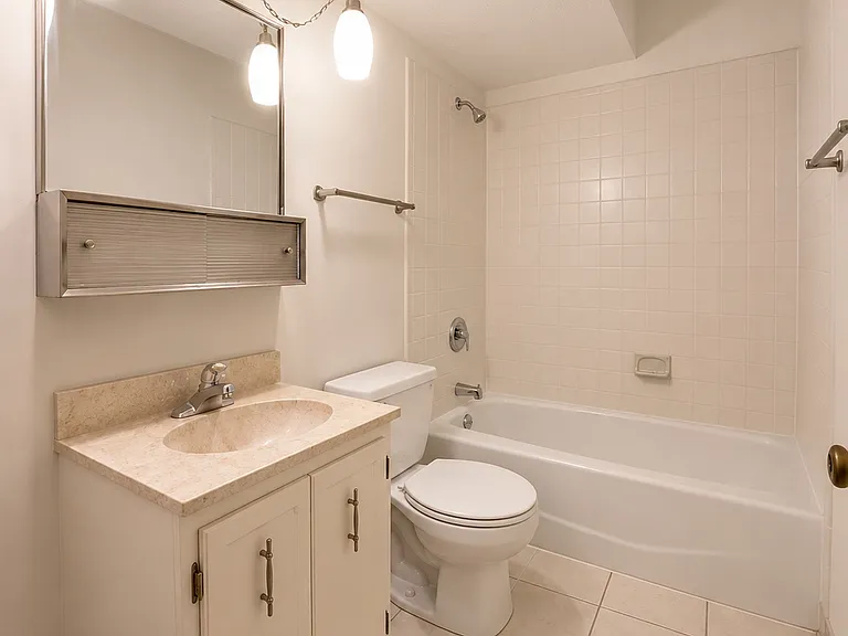 814 S 18th St #7 — Photo 3