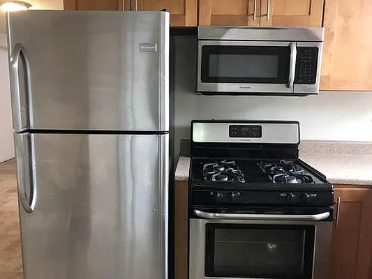 Rented by Premier Metro Realty Corp | media 1