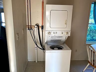 4th image of 23 Monroe Ave #2