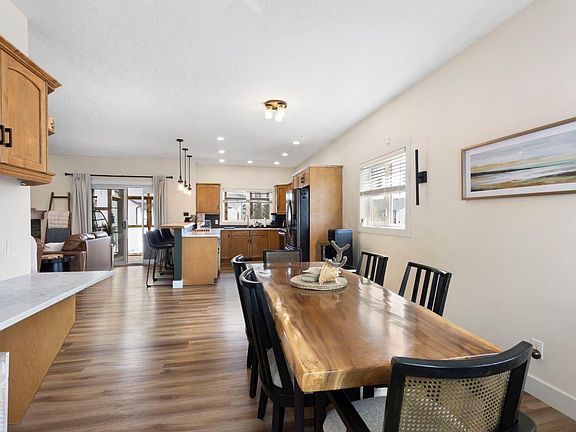 5th image of 128 Hillcrest Cpe
