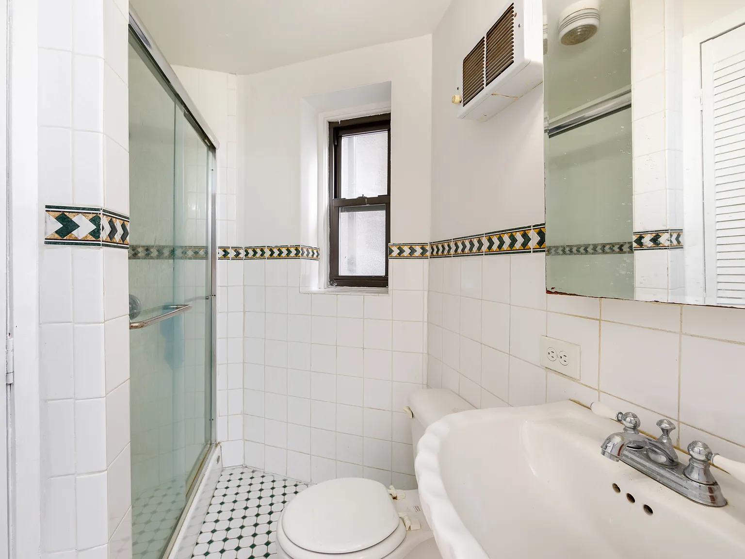 963 1st Avenue — Photo 3