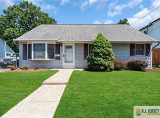11 Richmond Rd, Edison, NJ 08817