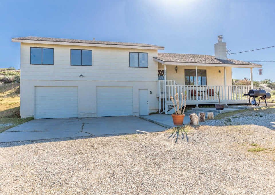 1st image of 960 Sierra Hills Ln