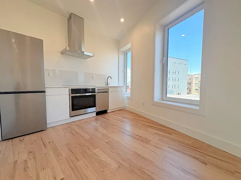 392 Broadway #4 — Photo 5