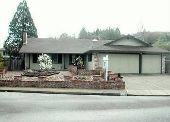 1st image of 122 Van Buren Ct