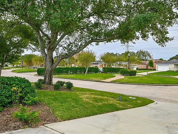 4th image of 21 Bendwood Dr