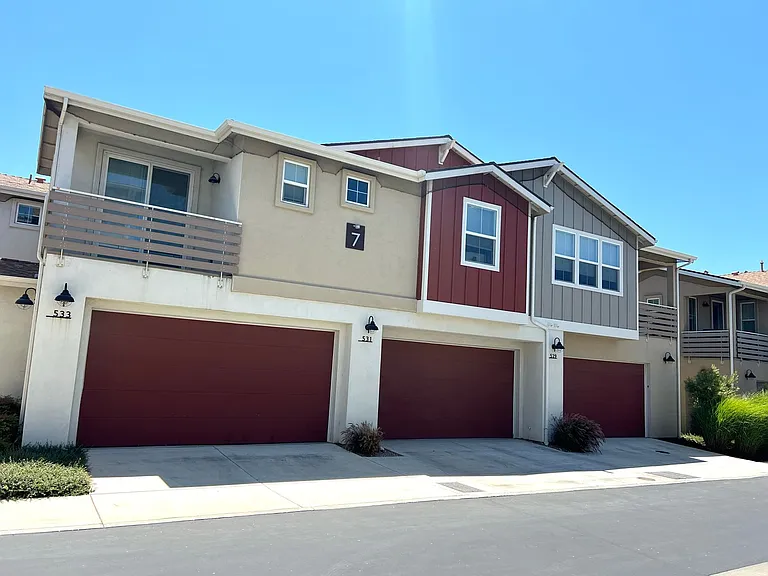 531 Sertoma Way — Photo 1