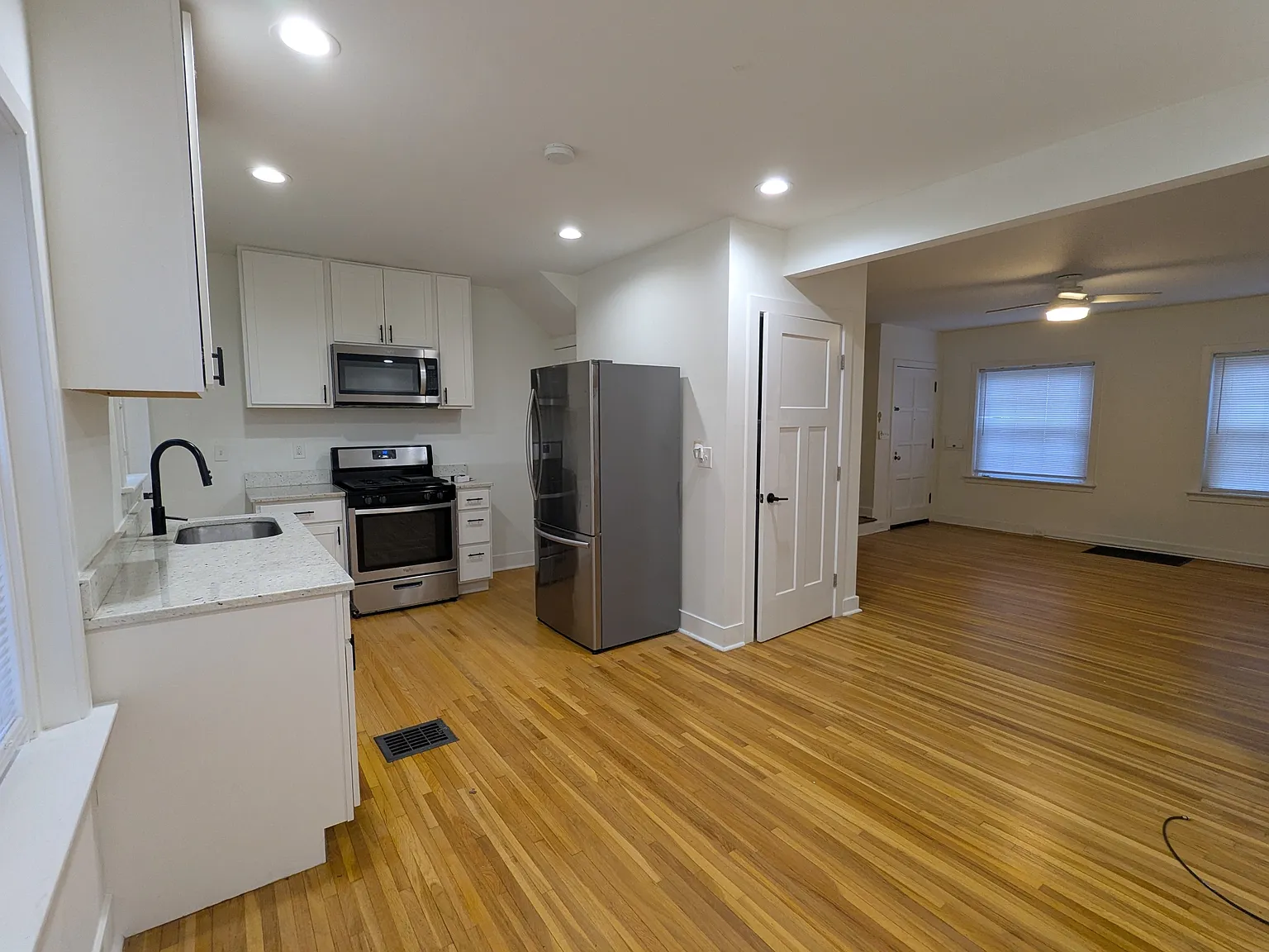 2356 Berwick - 1 — Photo 4