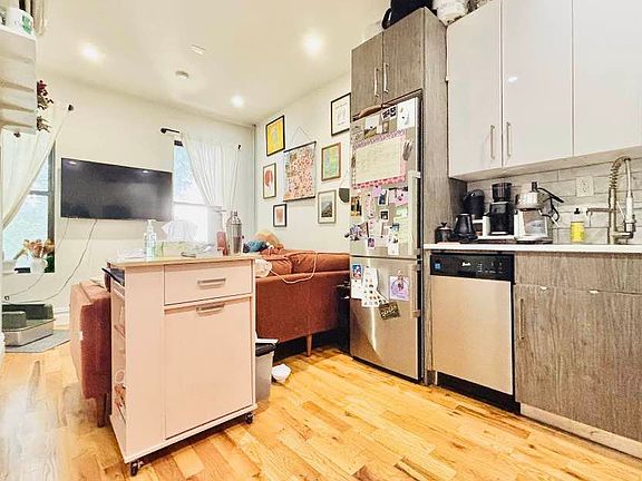 2nd image of 1233 Dean St APT 3