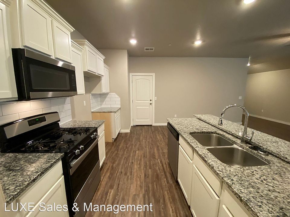 1st image of 5203 Oakwood Villas Ct