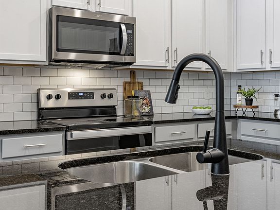 3rd image of 1900 Olevia St #222