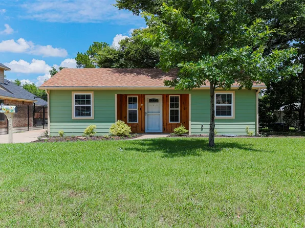 2320 Harris Ln, Haltom City, TX 76117