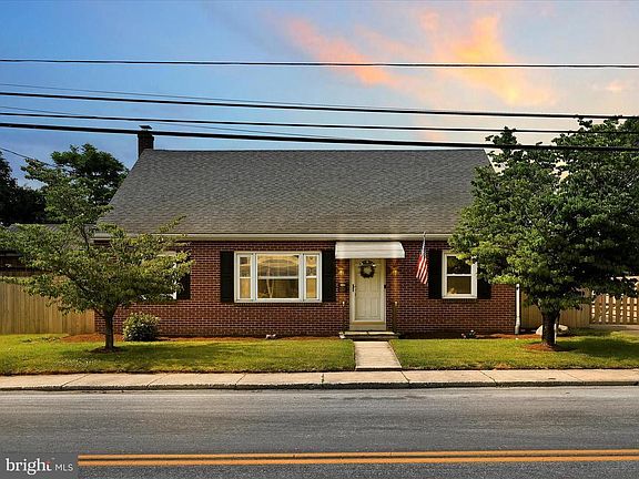 3rd image of 228 Miller St