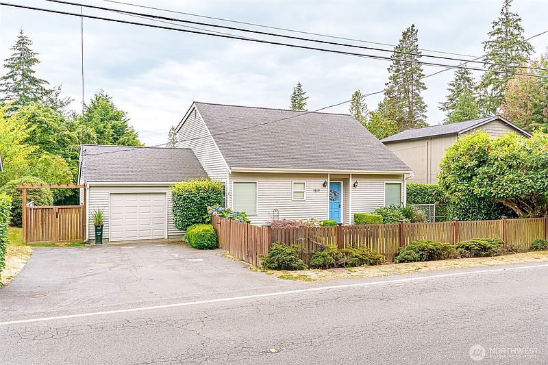 2nd image of 1819 SW 149th Street