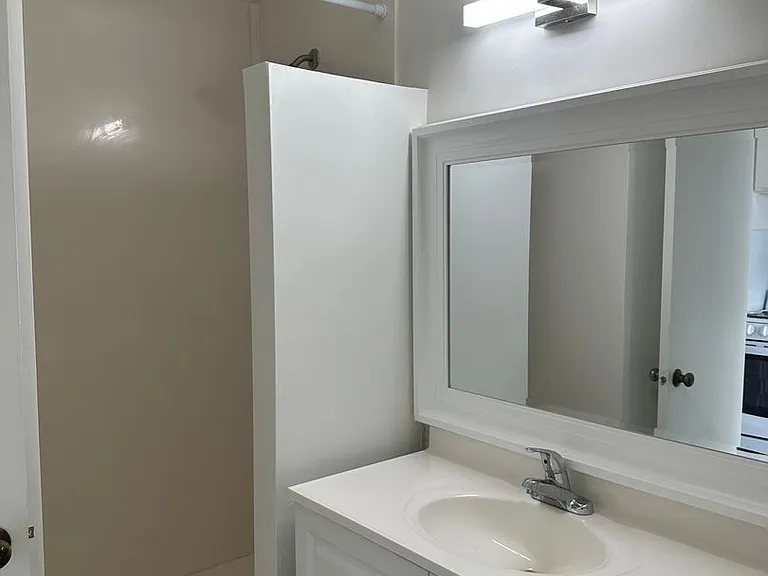 1710 Makiki St #706 — Photo 6