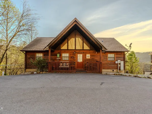 1624 Pinewood Way, Pigeon Forge, TN 37862