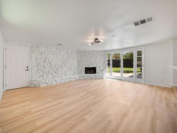 4th image of 1101 Wake Dr
