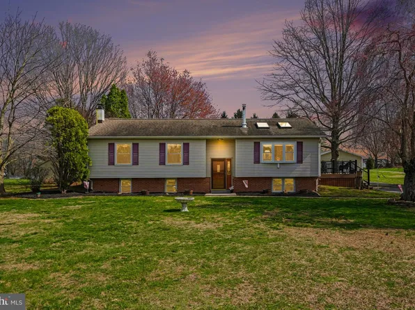 1442 Harvey Ln, Pottstown, PA 19465