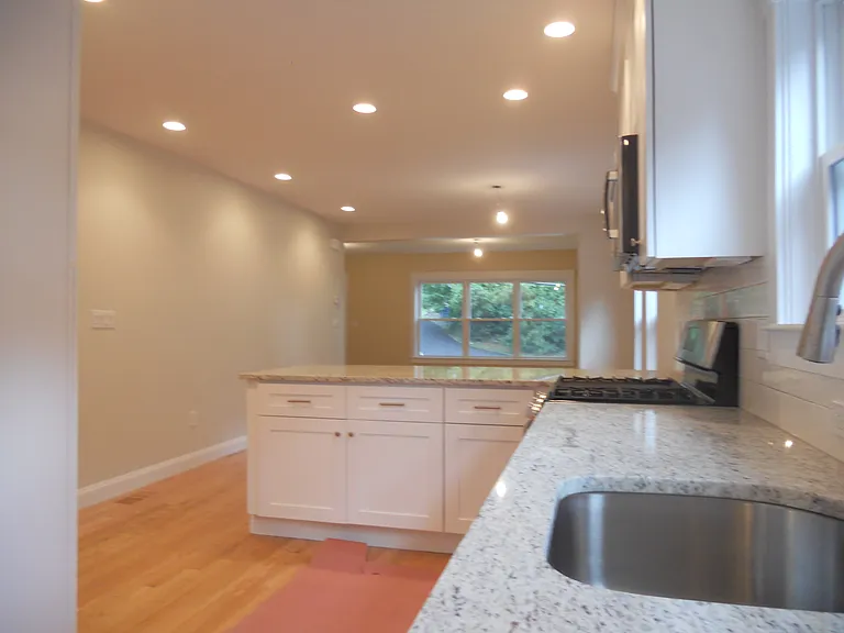 160 Weston St #1 — Photo 4