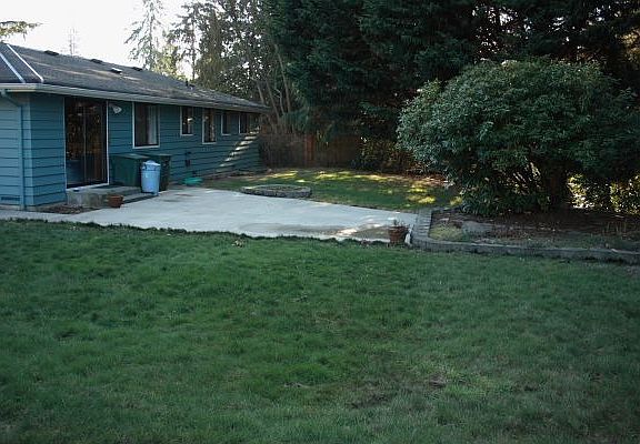 Backyard - large patio!