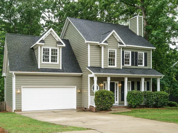 509 Wild Holly Ln, Holly Springs, NC 27540