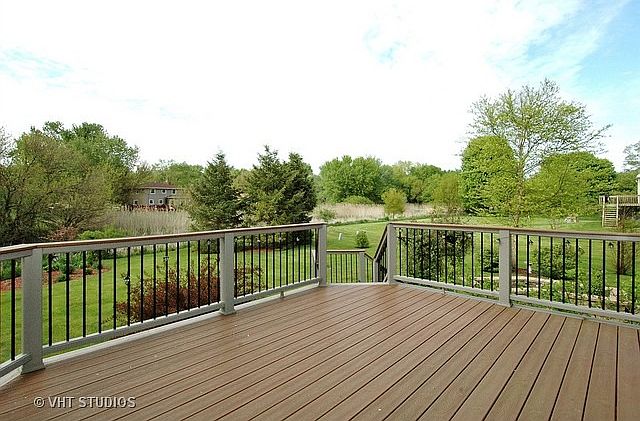 2nd image of 936 Willow Ln