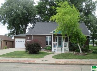 1001 Prairie St, Boyden, IA 51234