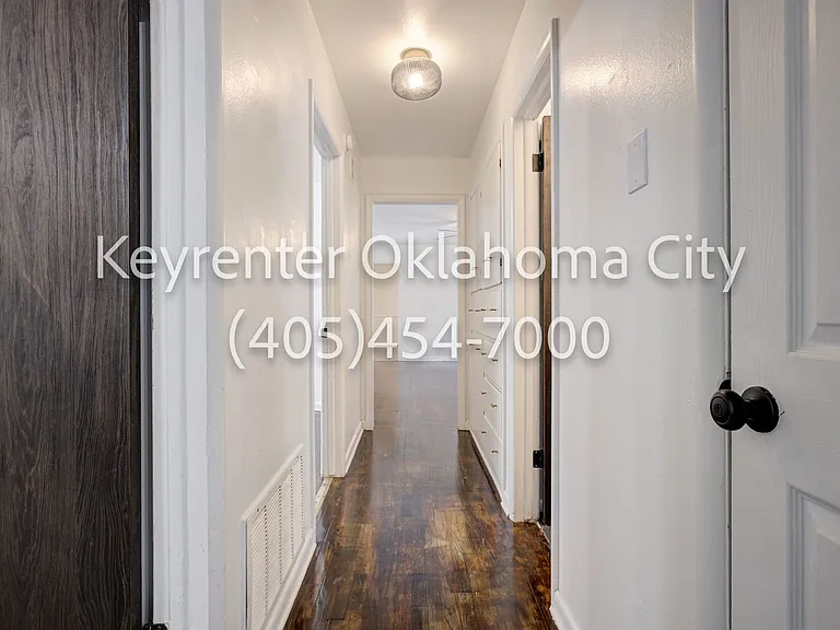 1524 Rowena Ln — Photo 30
