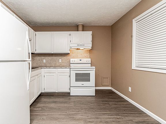 5th image of 520 N Walnut St APT A