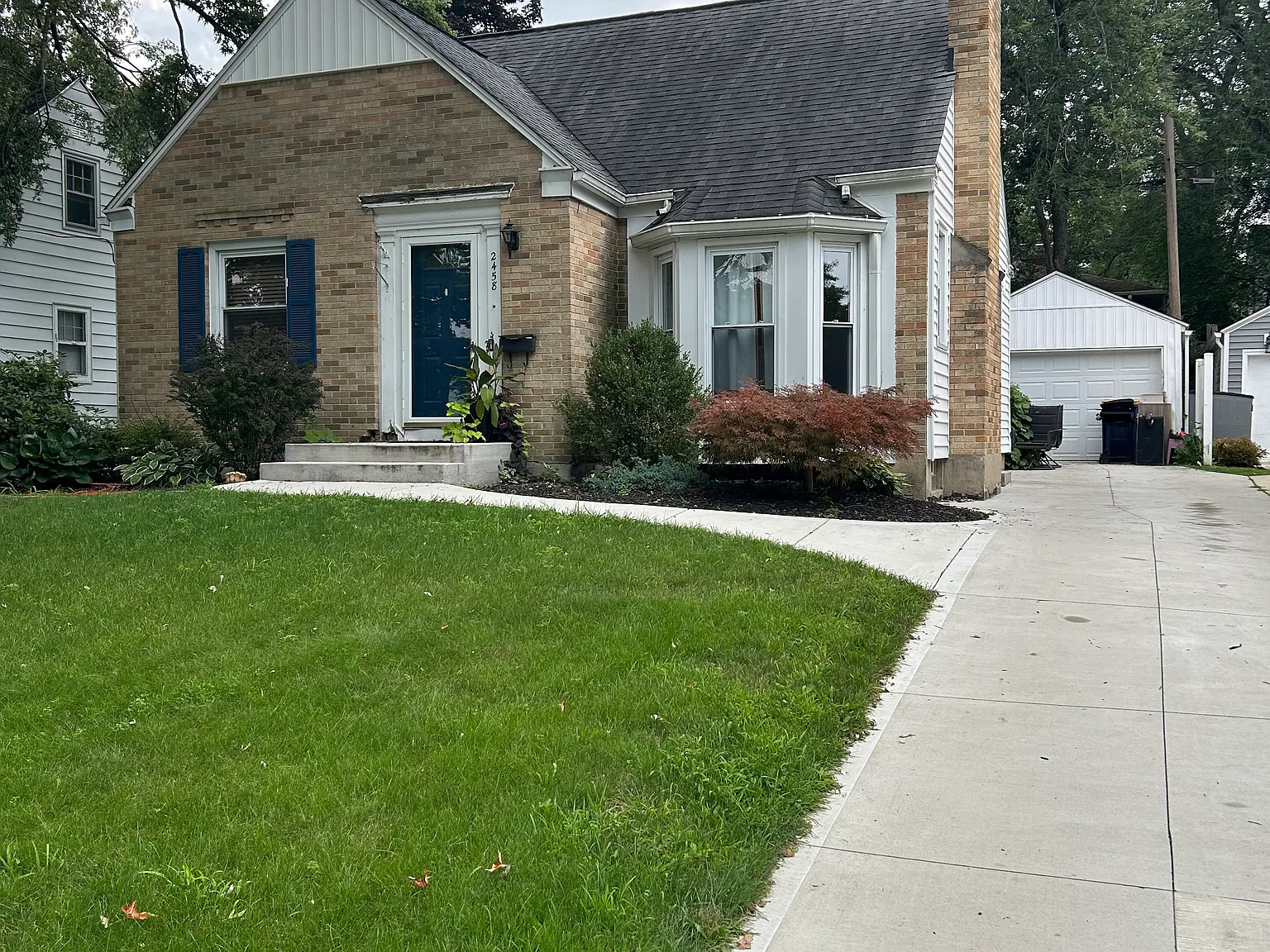 3 bed, 1.5 bath, 1100 sqft, $2,600 — Photo 2