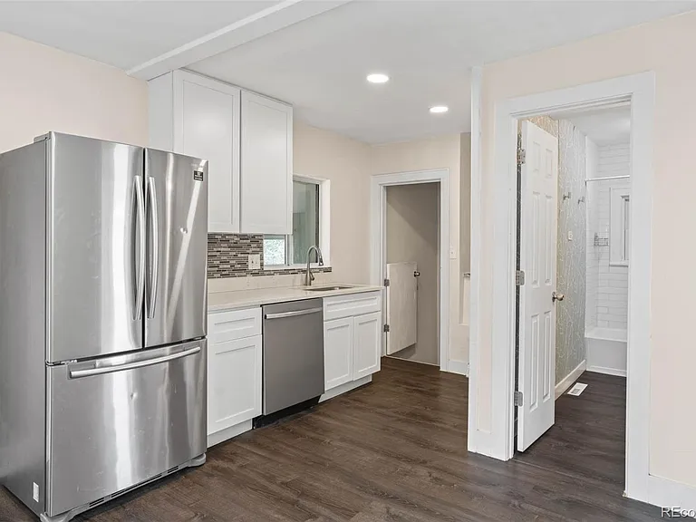 545 Ingalls St — Photo 8