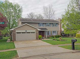 1011 E Valley Ln, Arlington Heights, IL 60004