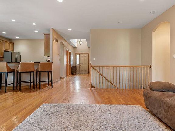 2nd image of 10550 Bull Run Dr