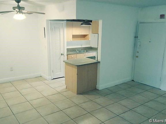 3rd image of 1821 NE 168th St APT C5