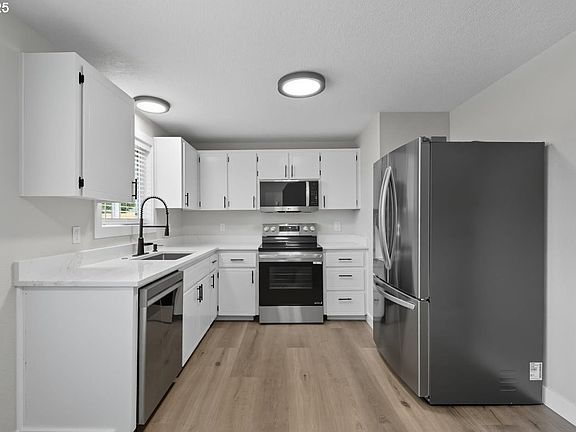 5th image of 3614 NE 135th Ave