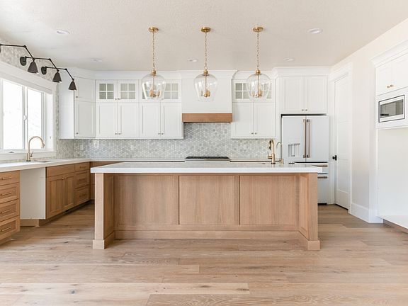 4th image of 9856 N Sorrel Dr